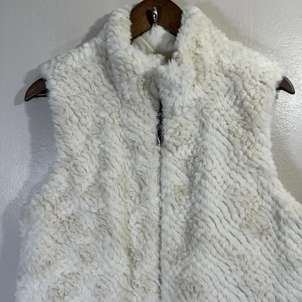 NWOT CJ BANKS Women's Reversible Petite Medium White Quilted Puffer Vest